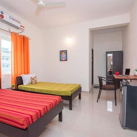 Buzz Quarter Otel Haydarabad Dış mekan fotoğraf