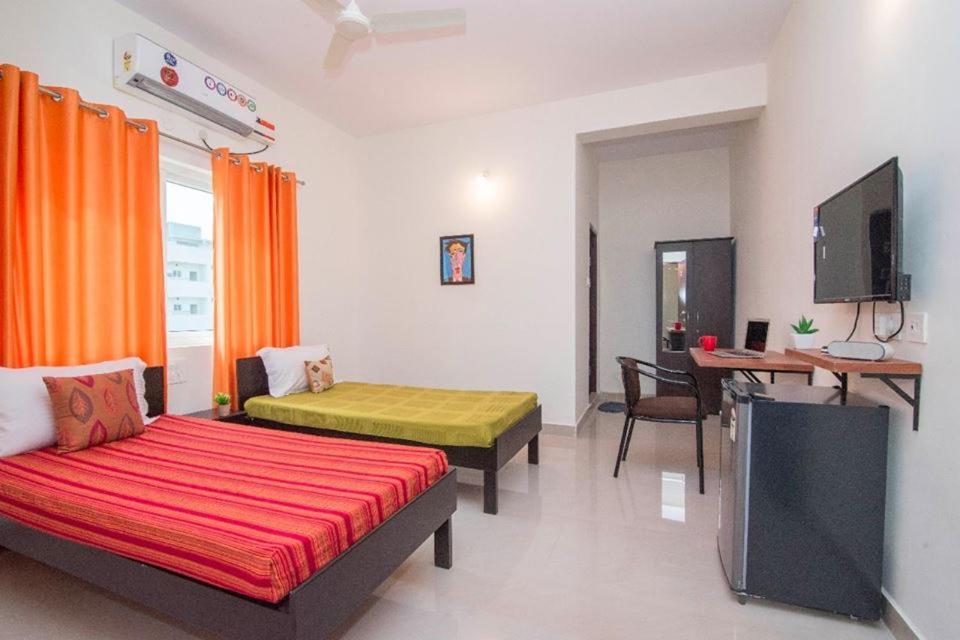 Buzz Quarter Otel Haydarabad Dış mekan fotoğraf