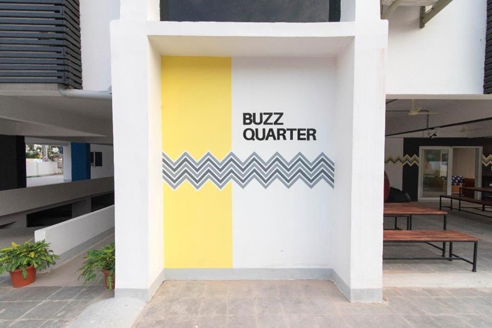 Buzz Quarter Otel Haydarabad Dış mekan fotoğraf